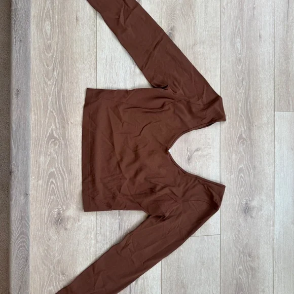 lululemon athletica Brown Long Sleeve Scoop Crop Top - Picture 3 of 4